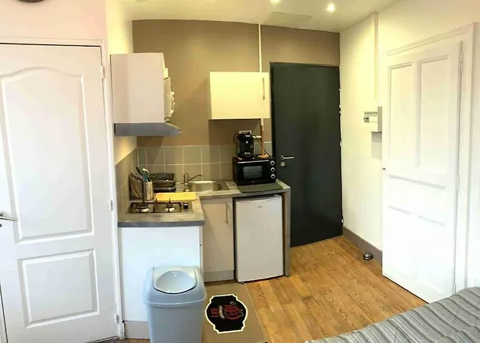 Corner Apartment *