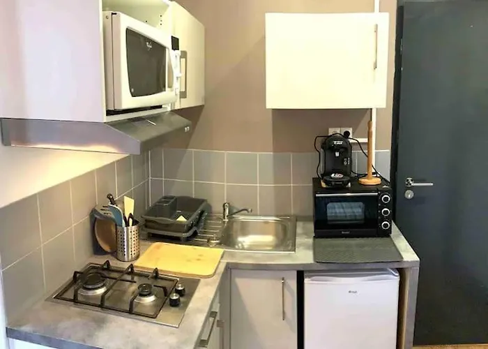 Corner Apartment *